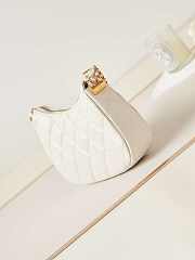 Chanel 23K Hobo Bag Lambskin Gold Metal White 23.5x13.5x5.3cm - 6