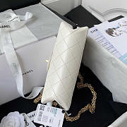 Chanel Flap Bag 2.55 Reissue White 20cm - 5