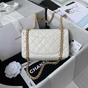 Chanel Flap Bag 2.55 Reissue White 20cm - 4