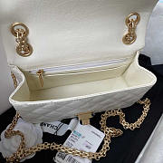 Chanel Flap Bag 2.55 Reissue White 20cm - 3