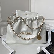 Chanel 22 Handbag White 30x45x8cm - 1