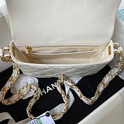 Chanel 23k Flap Bag White Gold 13.5x20.5x5cm - 4