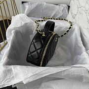 Chanel 23C Quilted Half Moon Vanity Black Lambskin 16x12x6cm - 4