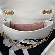 Chanel 22A Flap Bag White Gold 16x23.5x6.5cm - 2