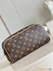 Louis Vuitton LV Monogram Toilet Dopp Kit Pouch 28 x 15 x 16.5 cm - 2