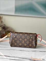 Louis Vuitton LV Small Favorite Monogram 24x14x4cm - 3