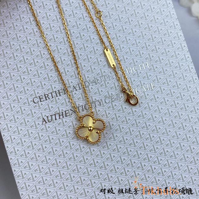 Van Cleef Arpels Gold Necklace 02 - 1