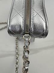 Chanel Star Handbag Metallic Lambskin Silver 22.5 × 22.5 × 6 cm - 4