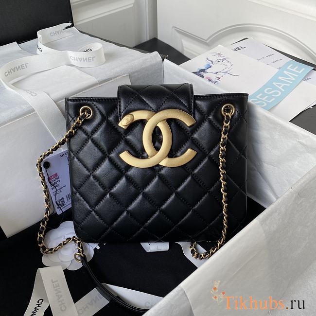 Chanel Handbag Black Lambskin Gold 20x17.5x5cm - 1