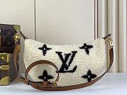 Louis Vuitton LV LV Ski Over The Moon Cream/Brown Shearling 27.5 x 16 x 7 cm - 4