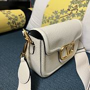 Valentino Garavani Alltime Grainy Calfskin Shoulder Bag White 23.5 x 18 x 8 cm - 3