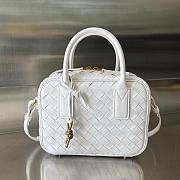 Bottega Veneta Small Top Handle White 23.5x17.5x9cm - 1