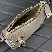 Valentino Garavani Grained Leather Grey Rockstud Bag 19x13x7cm - 5