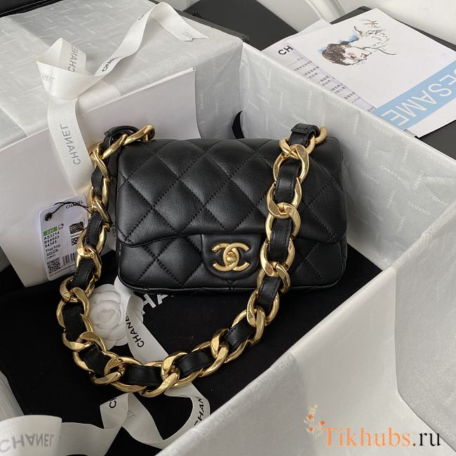 Chanel Flap Bag Lambskin Black CC Funky 21x17x6cm - 1