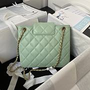 Chanel Handbag Green Lambskin Gold 20x17.5x5cm - 5