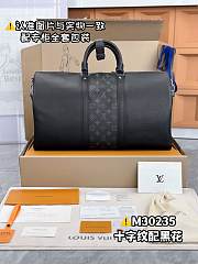 Louis Vuitton LV Keepall 50 Bandoulière Taiga Black 50 x 29 x 23 cm - 4