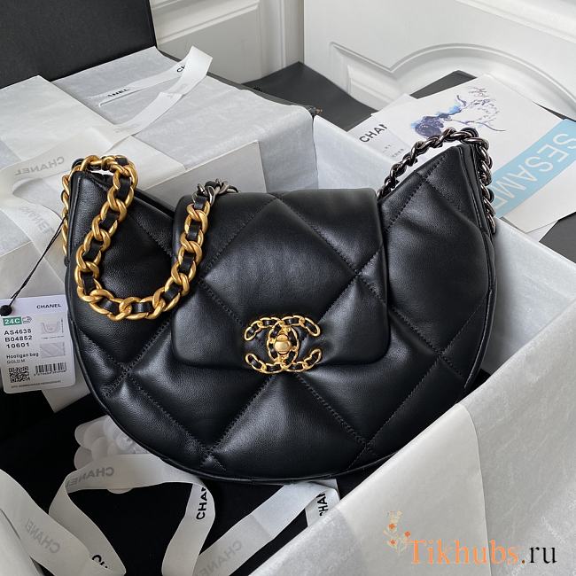 Chanel 19 Hobo Bag Black 25x20x7cm - 1