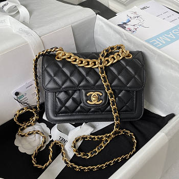 Chanel Flap Bag Black Gold Hardware 19x14x6cm