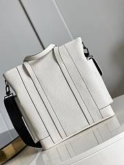 Louis Vuitton LV Taurillon Christopher Tote White 34x39x11cm - 4