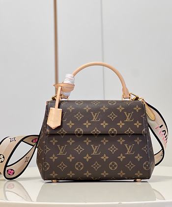 Louis Vuitton LV Cluny BB Monogram Beige Strap 28 x 20 x 10 cm