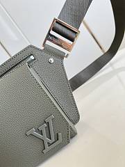 Louis Vuitton LV Takeoff Sling Khaki Green 30 x 16 x 3 cm - 2