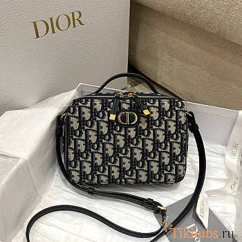 Dior 30 Montaigne Box Bag Blue 19.5 x 15 x 6 cm