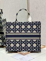 Dior Large Book Tote Beige and Blue Macrocannage 42 x 35 x 18.5 cm - 5