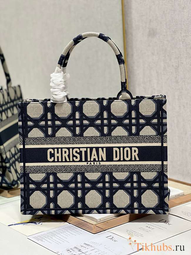 Dior Medium Book Tote Beige and Blue Macrocannage 36cm - 1