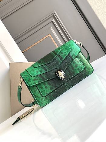 BVLGARI Serpenti Forever Snakeskin Shoulder Bag Green 22x15x4.5cm