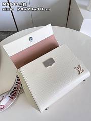 Louis Vuitton LV Epi White Bag BB 28 x 20 x 10 cm - 6