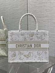 Dior Medium Book Tote Gold Tone and White Butterfly 36 x 27.5 x 16.5 cm - 1