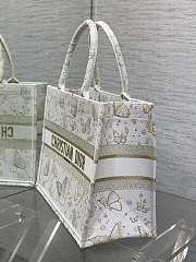 Dior Medium Book Tote Gold Tone and White Butterfly 36 x 27.5 x 16.5 cm - 4