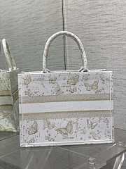 Dior Medium Book Tote Gold Tone and White Butterfly 36 x 27.5 x 16.5 cm - 2