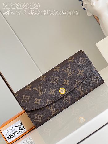 Louis Vuitton LV Emilie Wallet Yellow 19 x 10 x 2 cm