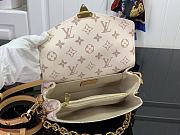 Louis Vuitton LV Pochette Métis East West White 21.5 x 13.5 x 6 cm - 3