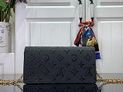 Louis Vuitton LV Wallet On Chain Lily Black 20.5 × 10 × 3.5 cm - 3