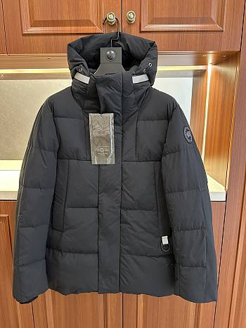 Canada Goose Black Jacket 02