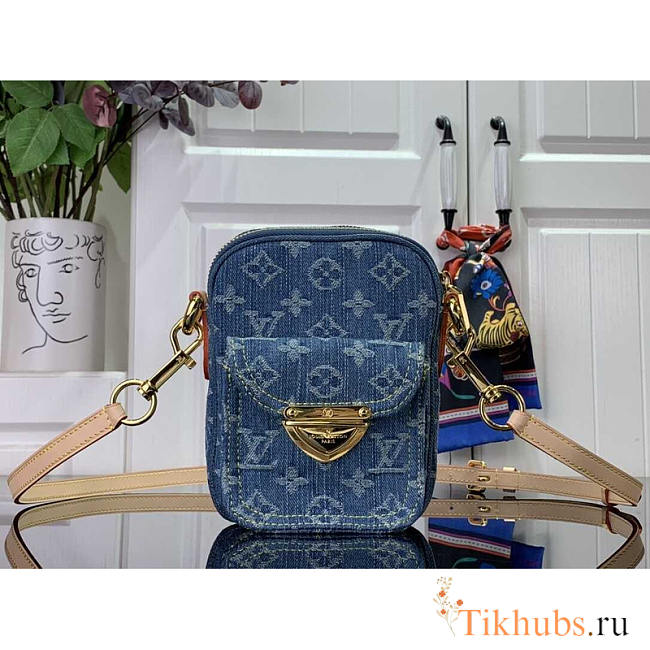 Louis Vuitton LV Fairfax Pochette Denim Blue 14 x 18 x 2.7 cm - 1