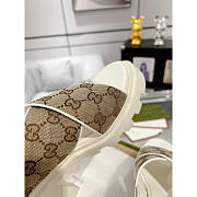 Gucci GG Supreme Lug Sole Sandals Beige And White - 5