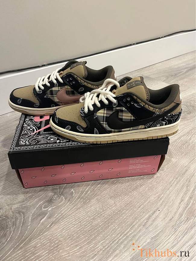 Nike Dunk SB Travis Scott Sneaker - 1