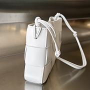 Bottega Veneta Cassette Intreccio White Leather Pouch New 22.5x13.5x4.5cm - 5