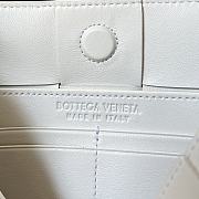 Bottega Veneta Cassette Intreccio White Leather Pouch New 22.5x13.5x4.5cm - 2