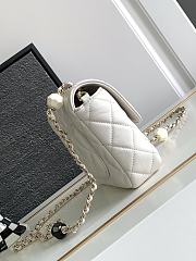 Chanel Flap Bag White 12.5x16x4.5cm - 4