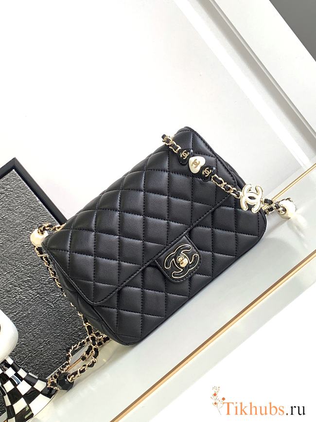 Chanel Flap Bag Black 19cm - 1