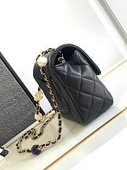 Chanel Flap Bag Black 19cm - 5