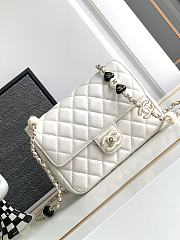 Chanel Flap Bag White 19cm - 1