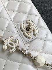 Chanel Flap Bag White 19cm - 3