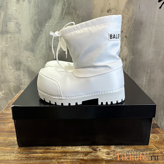 Balenciaga Alaska Low Boot in White Nylon - 1