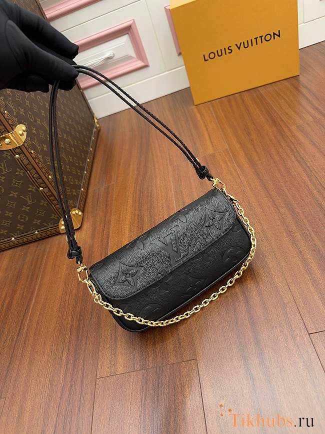 Louis Vuitton LV Ivy Wallet On Chain Black 23.5 x 12 x 4.3 cm - 1