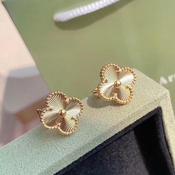 Van Cleef Arpels Earring Gold